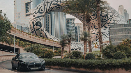 6 Tips for Purchasing a Pre-Owned Luxury Car in the UAE