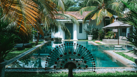 Transform Your Backyard Into A Luxurious Oasis With These Design Tips