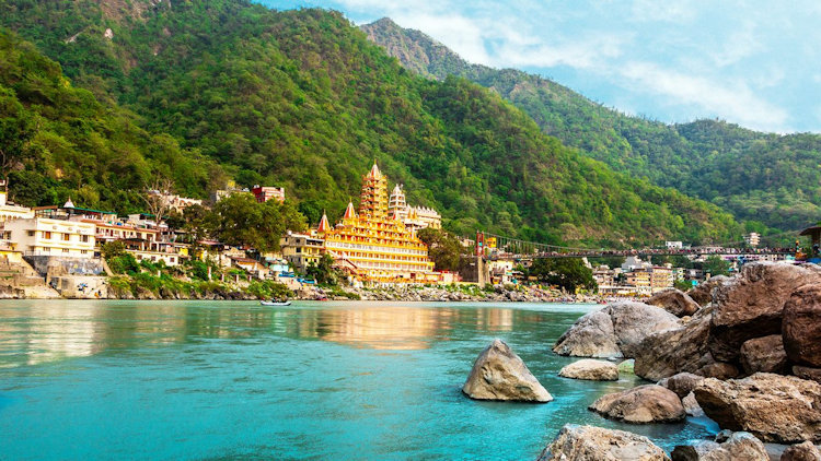 India’s 2025 Travel Awakening: From Sacred Retreats to Festival Streets