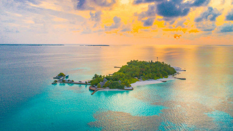 Private Island vs Luxury Villa: Choosing The Ultimate Travel Destination