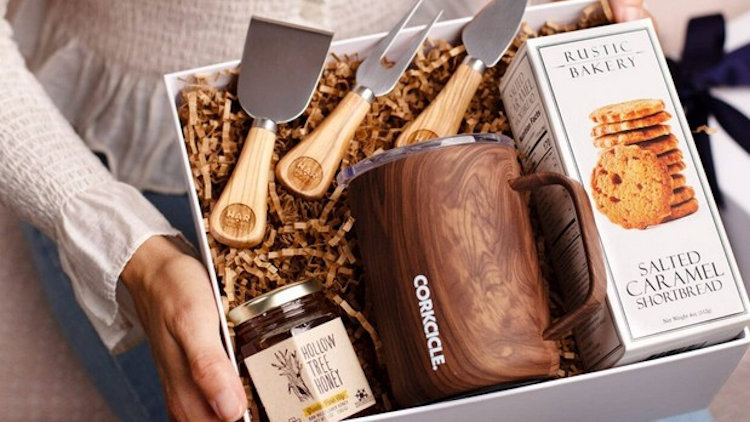 Gifting Excellence: Luxury Corporate Gifts That Leave a Lasting Impression