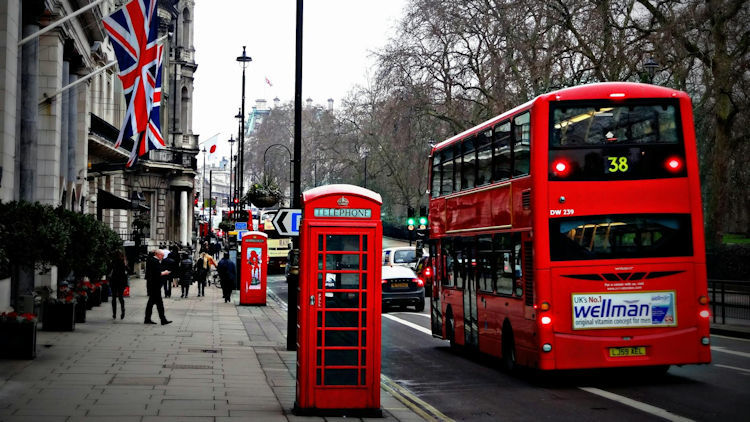 Travel Smart in the United Kingdom: Which eSIM Offers the Best Value in 2026?