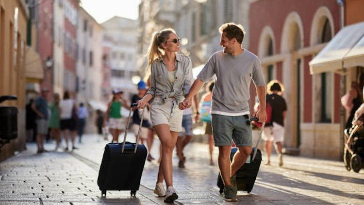 How to Travel Without Losing Control of Your Finances
