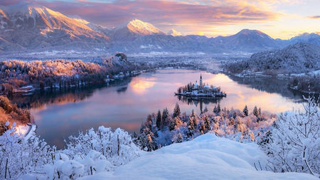Top 5 Romantic Winter Experiences in Slovenia for Valentine’s Day