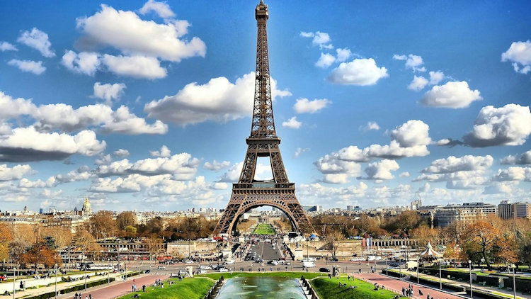 When Is the Best Time to Book Eiffel Tower Tickets to Avoid Long Lines?