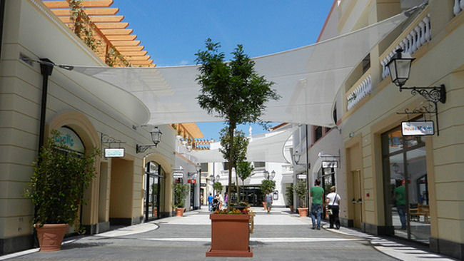 New Designer Shopping Outlet Opens in Athens, Greece