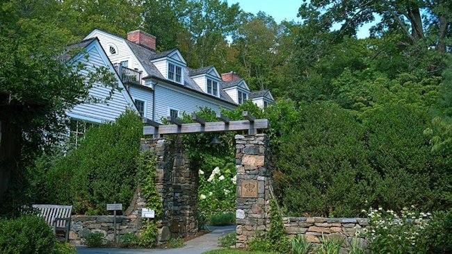 Richard Gere's Bedford Post Inn Announces Re-Opening of Summer Patio Dining