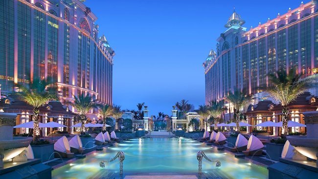 Banyan Tree Macau Offers Ultimate Poolside Experience