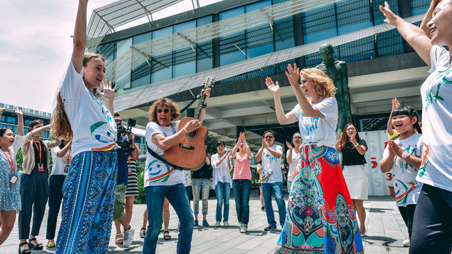 Hangzhou Tourism Commission Officially Sends Off Hangzhou Ambassadors for Global Tour 2015