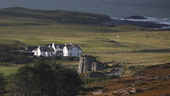 Storm Watching, Star Gazing and Northern Lights at Borve Lodge Estate