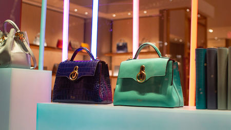 Hype or Not? 9 Handbag Trends for 2022 
