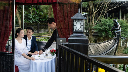 InterContinental Danang Launches Progressive Dinner Aboard its Funicular Railway