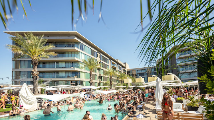 W Scottsdale’s Iconic WET Deck Pool Parties  Return for 2024 Season