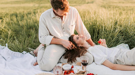 How to Create a Romantic Picnic Experience