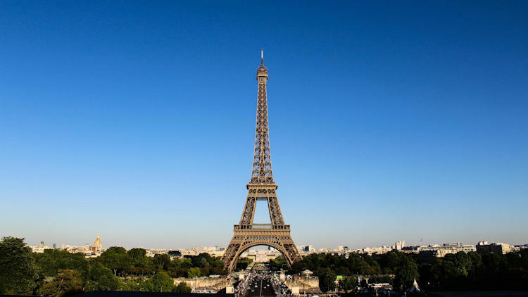 Bonjour, France! A Tourist’s Guide to the French Republic
