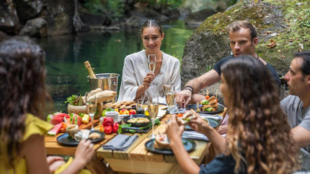 Al Fresco with Friends: Summertime Picnic Offerings at Hotels Across the Globe