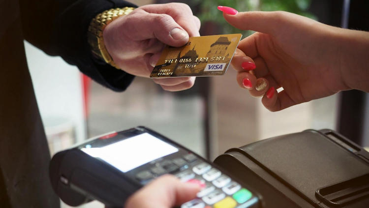 Business vs. Personal Credit Cards: Which One Do You Need?