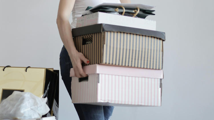 Reasons to Rent a Self-Storage Unit While Traveling