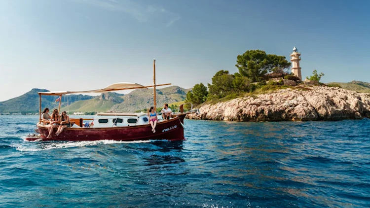 Which Boat to Rent in Mallorca: A Beginner's Guide
