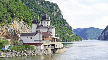 Romania Through the Seasons — A Country That Transforms, Yet Always Feels Timeless