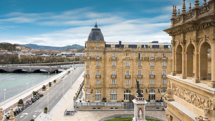 Hotel María Cristina to open Amelia by Paulo Airaudo, a two-Michelin-star restaurant in San Sebastian, in 2026