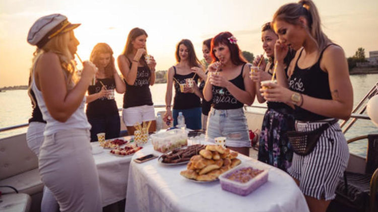 How to Host an Unforgettable Birthday Party with a Yacht Dining Experience