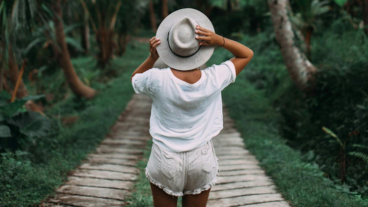 Travel Beauty Essentials for Every Type of Trip (Beach, City, Adventure)