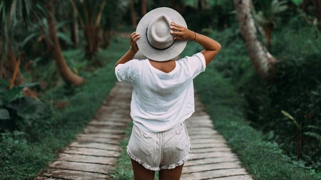 Travel Beauty Essentials for Every Type of Trip (Beach, City, Adventure)