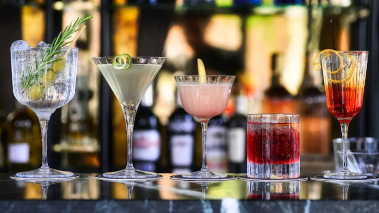 Crafting the Perfect Home Bar: A Guide to Building Your Cocktail Haven