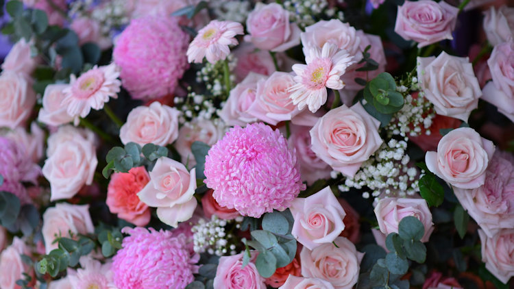 The Elite Guide to Gifting Premium Flowers Abroad