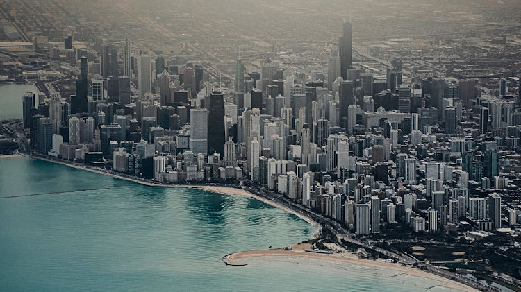 Why Business Travelers Prefer Private Airport Transportation in Chicago