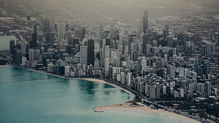 Why Business Travelers Prefer Private Airport Transportation in Chicago