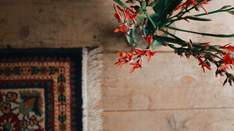 How to Decorate with Floral and Nature-Inspired Home Accessories