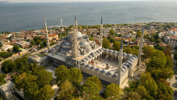 From Istanbul Airport to Sultanahmet: A Comfortable and Stress-Free Arrival Guide
