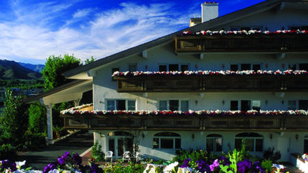 Sun Valley Luxury Boutique Inn Sold at Auction