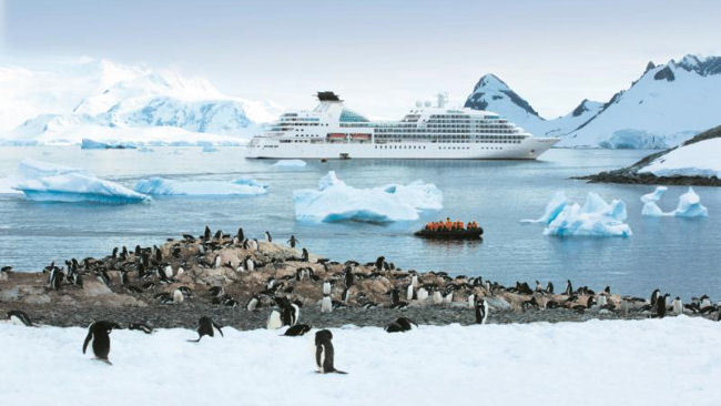 Seabourn Offers Kayak Excursions in Antarctica