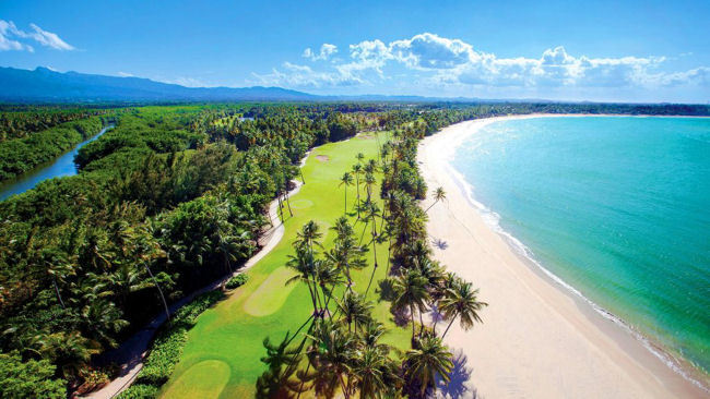The St. Regis Bahia Beach Resort is Awarded 5-Stars by Forbes Travel Guide 