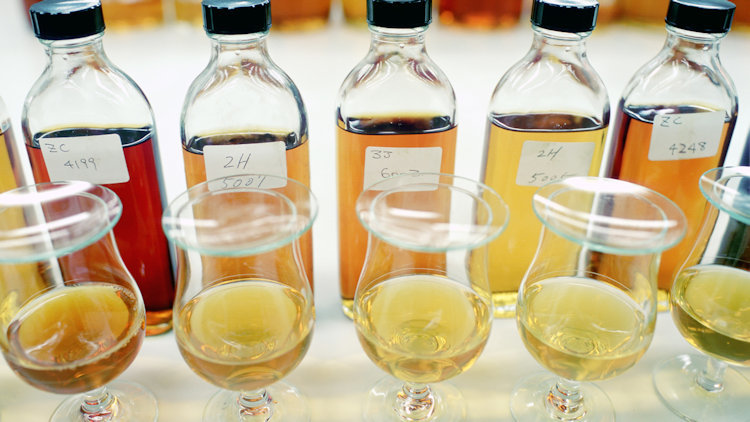 The Top 7 Places in Japan to Drink Japanese Whisky 