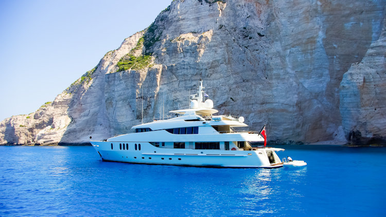 5 Ways to Find the Right Yacht Charter Company