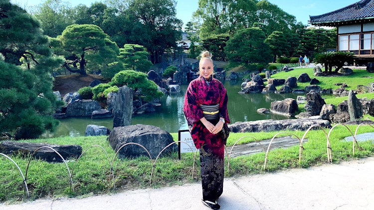 Luxe Kimono-Clad Adventures in the Far East