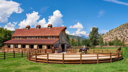 Gallop to Luxe Ranches This Summer Offering Unique Equestrian Experiences