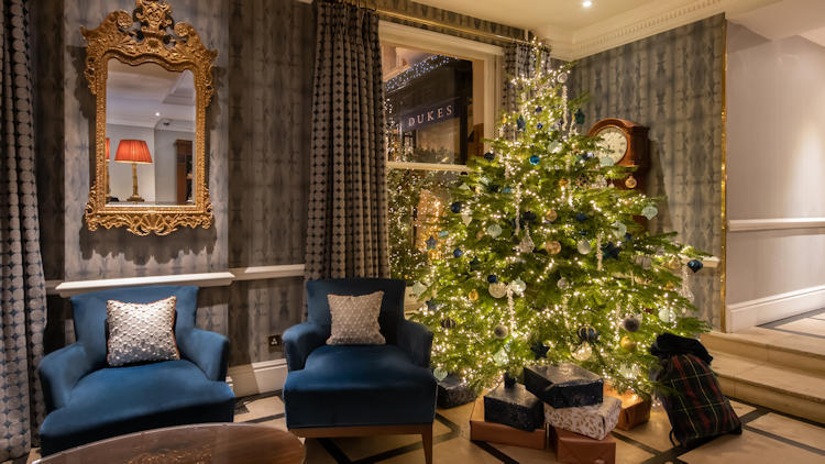 Hotels For The Holidays: Experience Over-The-Top Decor At These Luxury ...