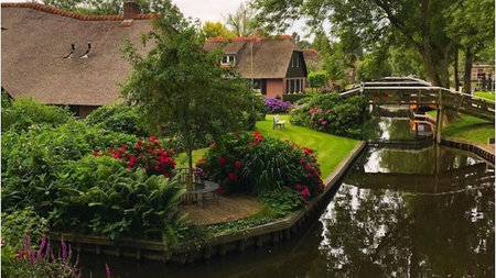 What to See and Do in Giethoorn, Netherlands