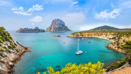 Exploring Ibiza With Yacht: Once in a Lifetime Luxury Travel Experience