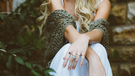 How to Accessorize Your Holiday Outfits for a Touch of Luxury