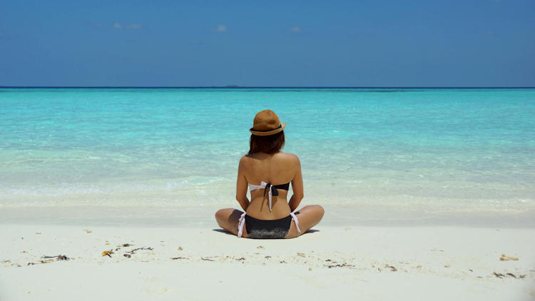 Staying Stylish and Cool: Essentials for Comfort in Summer Luxury Travel