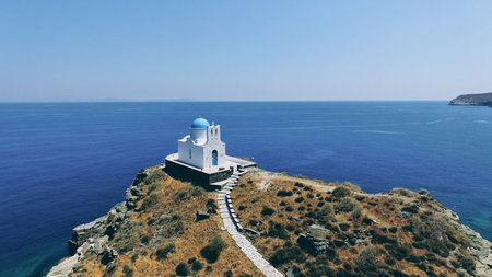 The Summer’s Chicest Day Trip: hoper to Sifnos