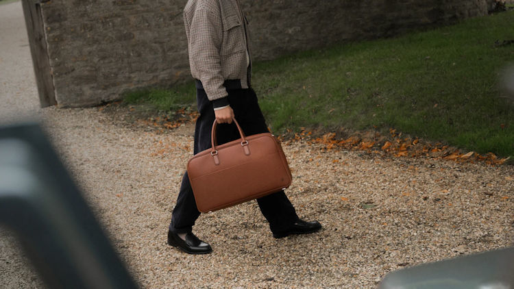 Why a Leather Weekender Bag is a Must-Have for Every Traveler