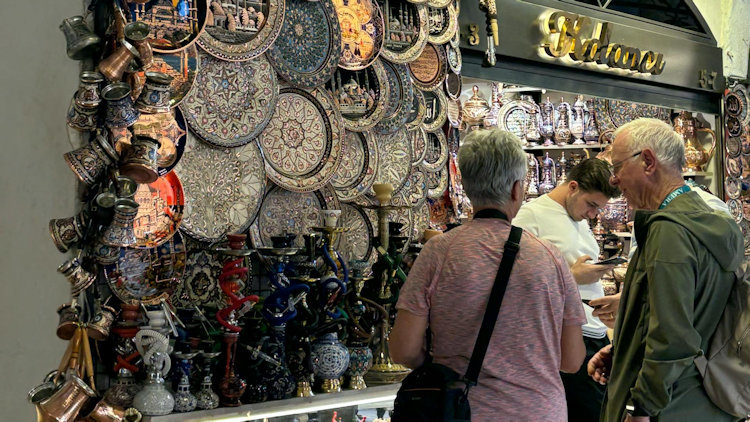 The Smart Traveler’s Guide to Managing Money Abroad