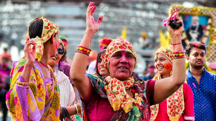 Luxury Travel During Cultural Festivals: Experiencing Traditions in a More Refined Way